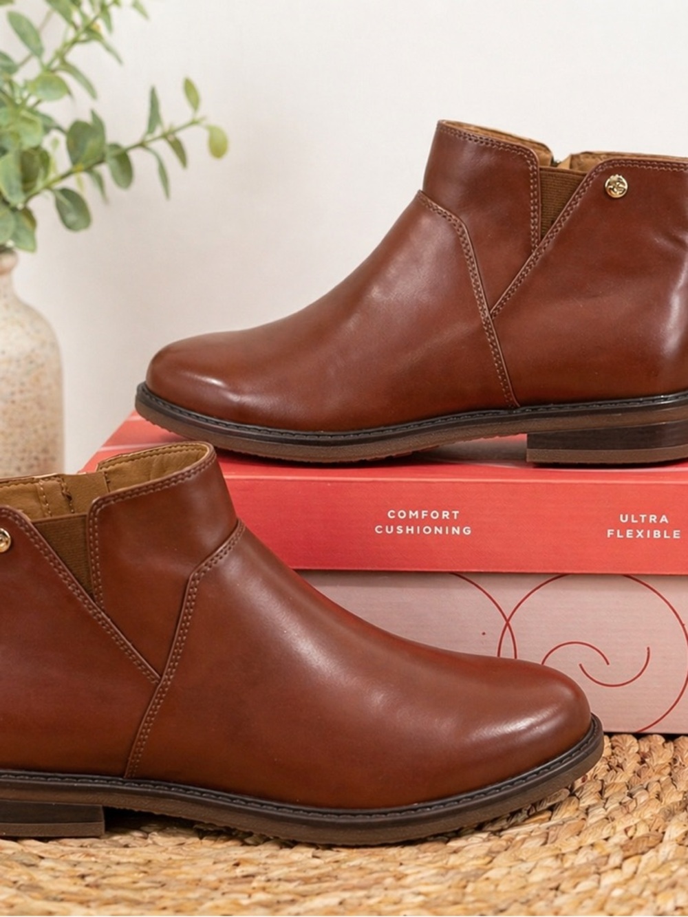 Easy Spirit Jaeson3 Brown Ankle Boots Size 9.5M NIB Comfort Side Zip Booties